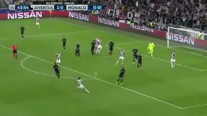 WATCH: Dani Alves Score A Stunning Volley From The Edge Of The Box