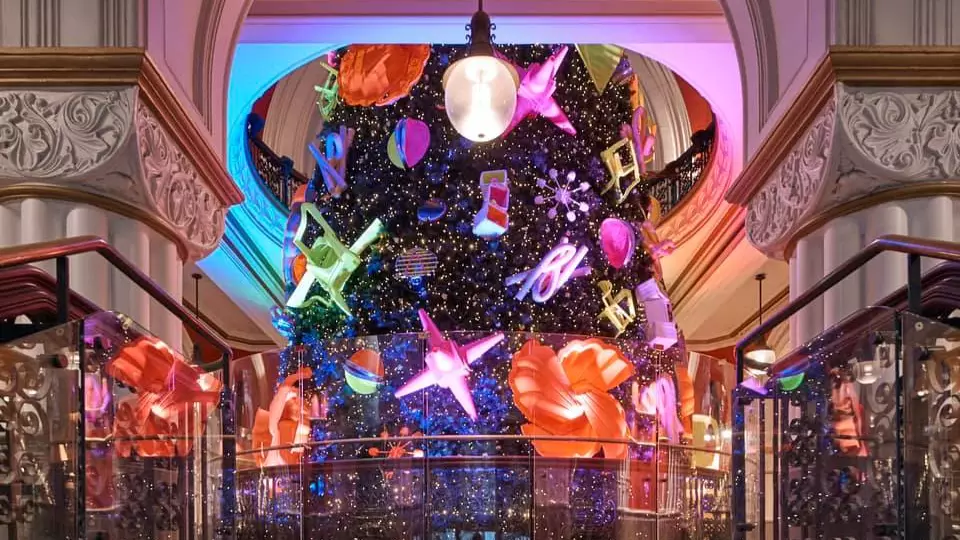People Baffled As Shopping Centre Puts Christmas Decorations Up In August