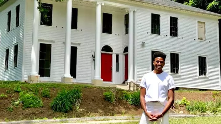 Black Broadway Actor Buys Huge 19th Century Mansion Built By Slaves