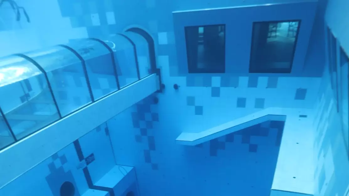 World's Deepest Diving Pool Has An Underwater Hotel