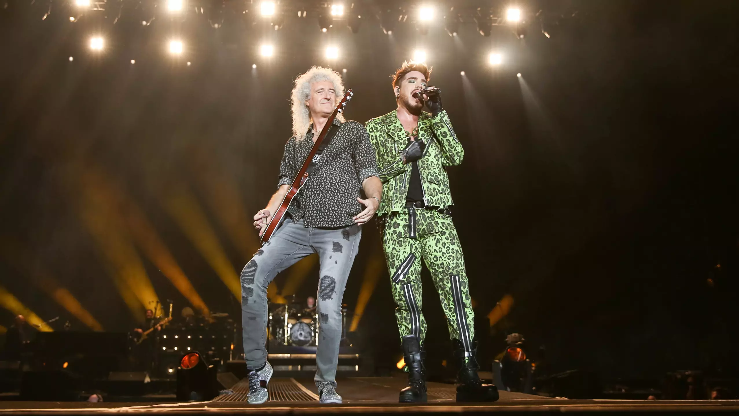 Queen And Adam Lambert Recreate Iconic Live Aid Performance At Bushfire Fundraiser