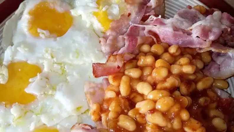 Cook Trolled For Breakfast That Looked Like It Was Made By 'Edward Scissorhands'