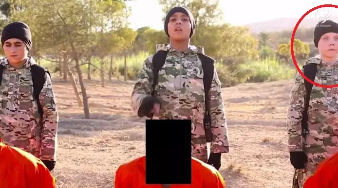 Horrific ISIS Video Shows 'British Boy' Executing Prisoners