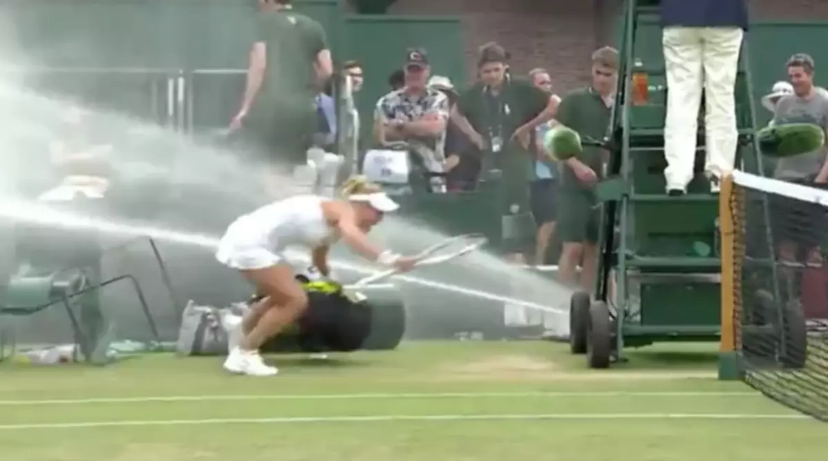Laura Siegemund gets blasted at Wimbledon 2019