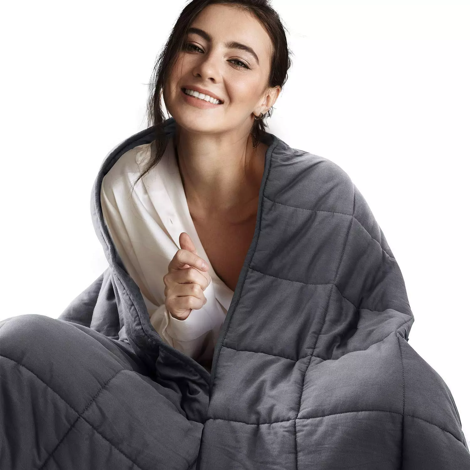 The weighted blanket has an "earthing" effect, helping to ground the body as you drift off to sleep (
