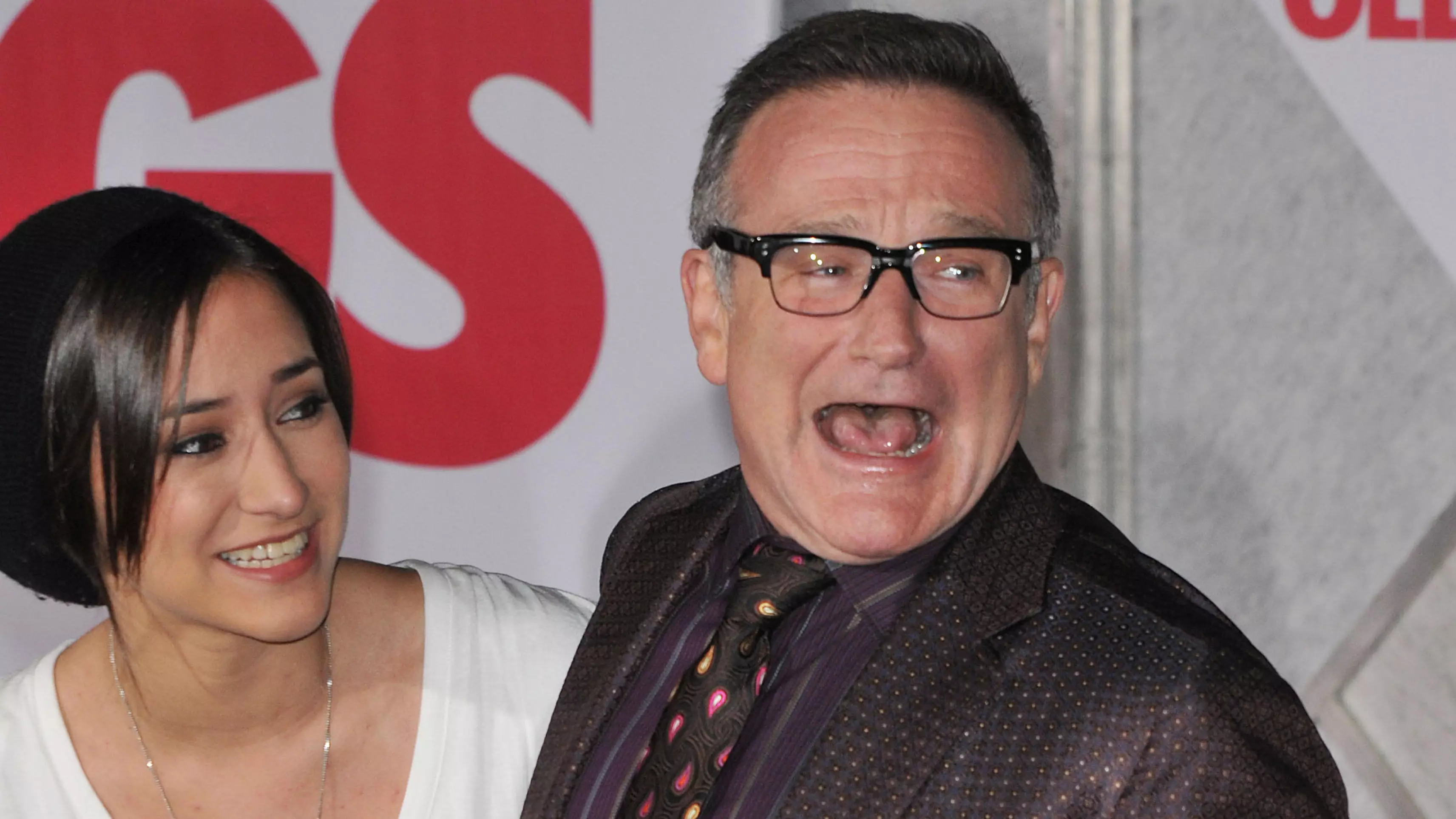 Robin Williams’ Daughter Zelda Asks Fans To Stop Sending Videos Of Impersonator Jamie Costa