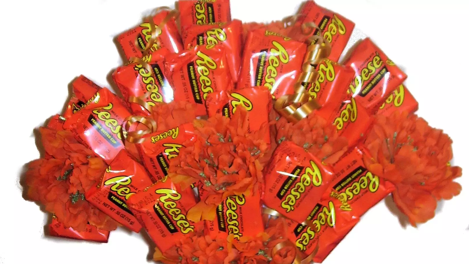 You Can Buy A Bouquet Of Reese's Peanut Butter Cups For Valentine's Day