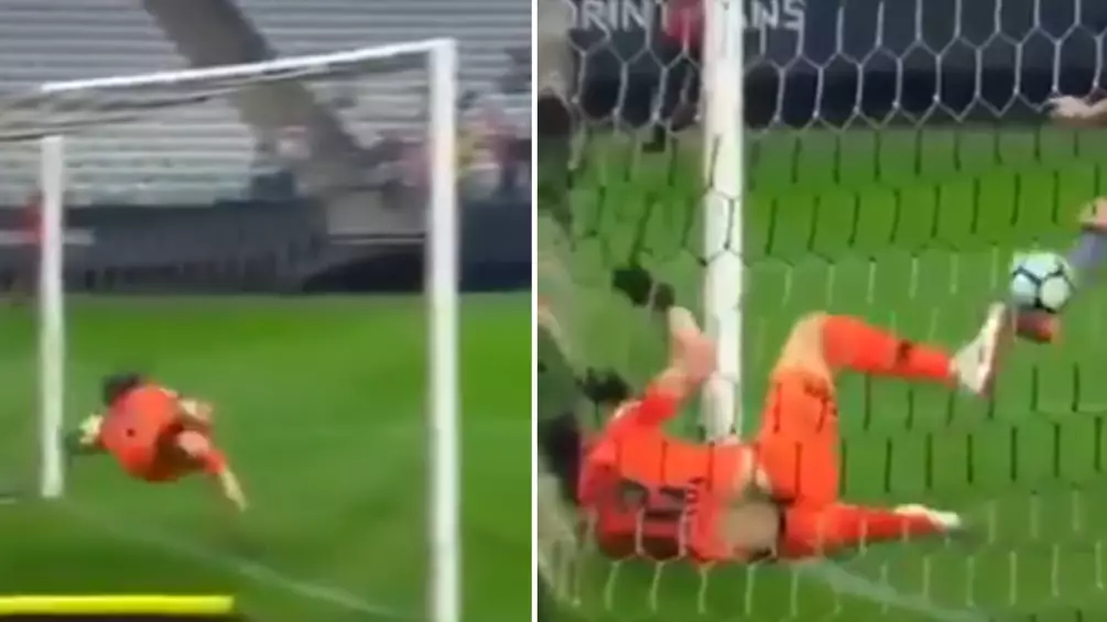 Brazilian Goalkeeper Cassio Pulls Off Insane Double Save In Game