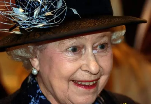 The Queen Was Nearly Shot By Her Guardsman After She Went For 3am Stroll 