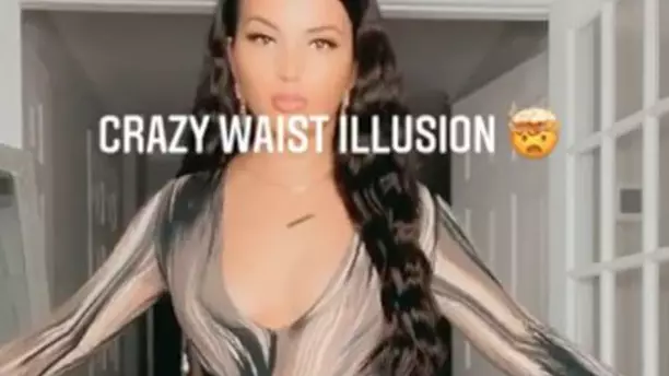 People Baffled By Optical Illusion Dress Which Makes Woman's Waist 'Disappear'