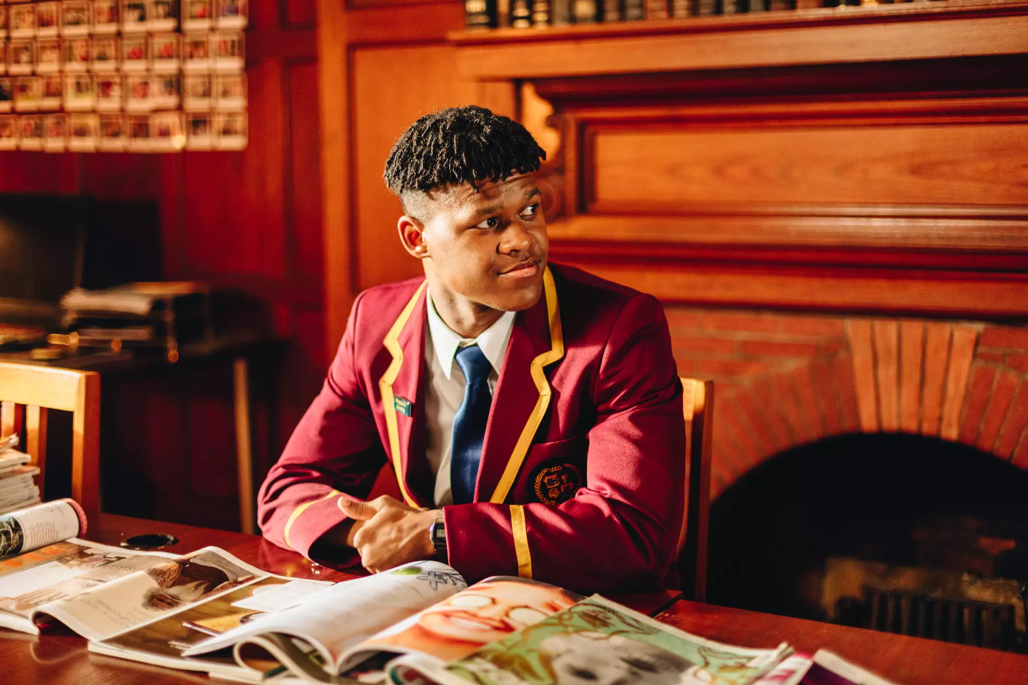 Even the maroon private school uniforms are giving us serious 'Gossip Girl' vibes (