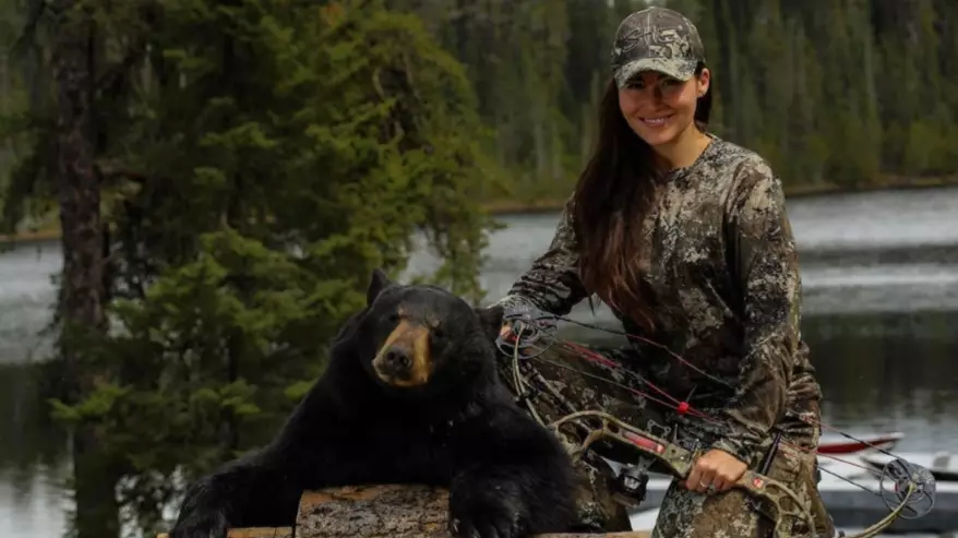 Australian Woman Becomes 'Addicted' To Hunting After Moving To US