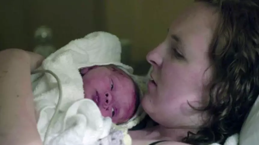 Woman Gives Birth Hours After Doctors Say She's Not Pregnant