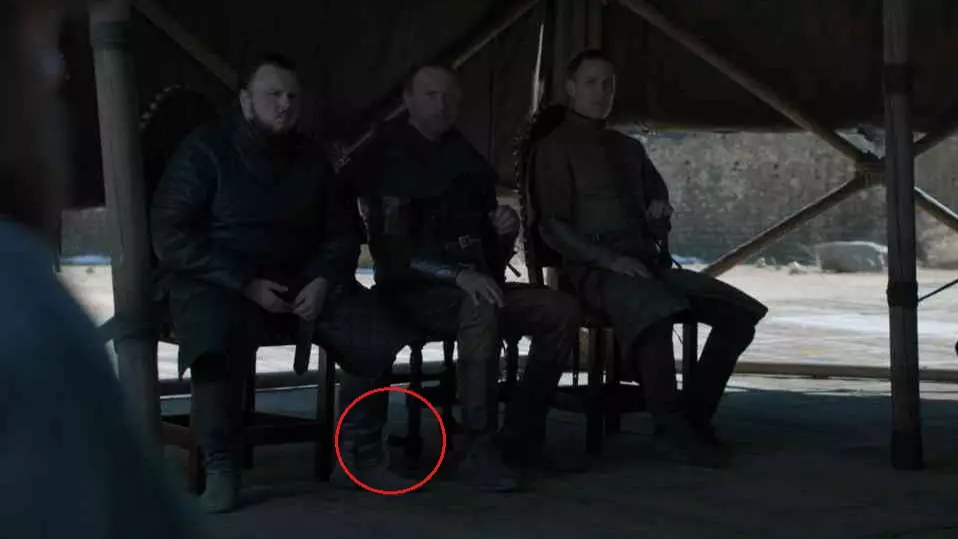 Game Of Thrones Finale Sees Plastic Water Bottles Left On Set During Filming 