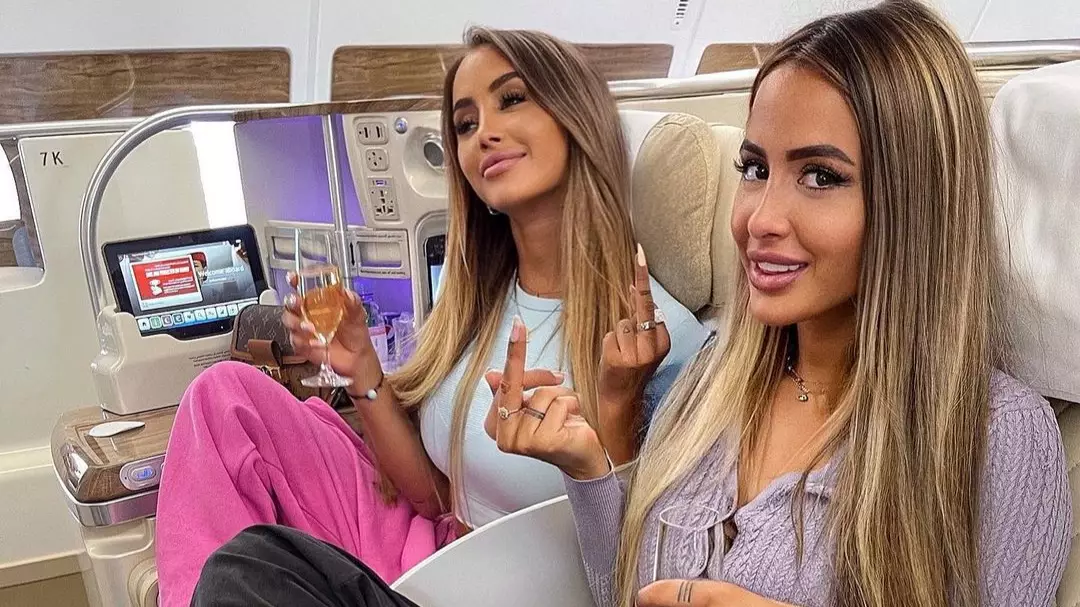 ​Influencer Caught Pretending To Be In Business Class Posts New Snap Actually In Business Class