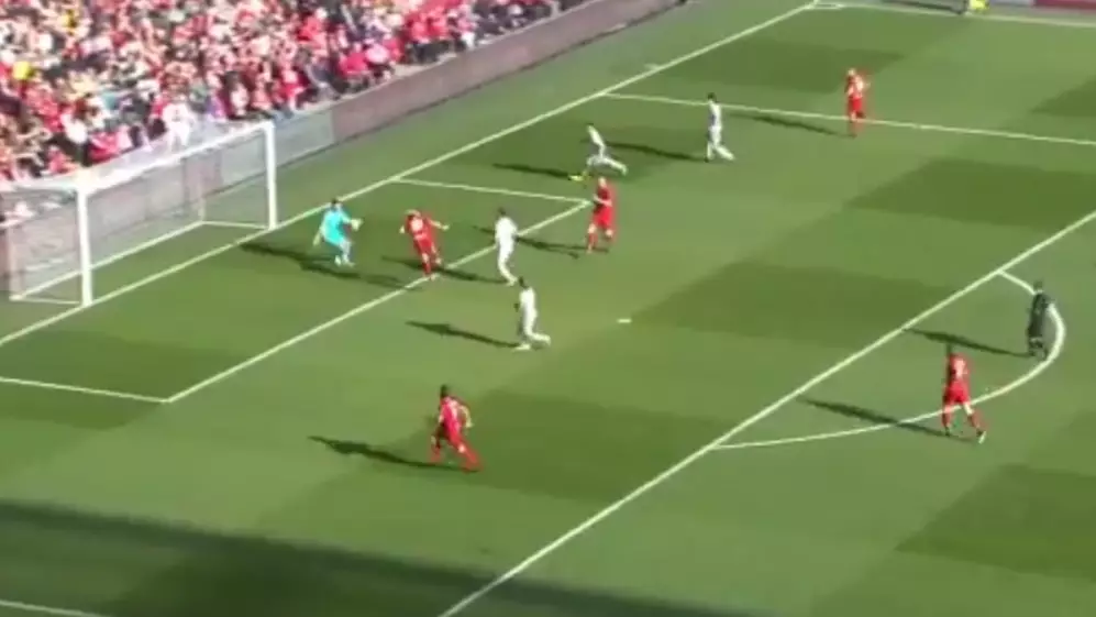 WATCH: Steven Gerrard And Michael Owen Roll Back The Years For Liverpool Legends Goal