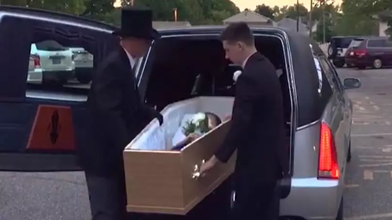 Girl Chooses To Arrive To Prom In A Coffin Because That's What People Do Now