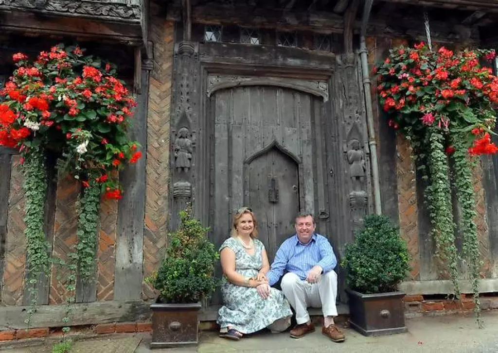 Owners, Jane and Tony Ranzetta, outside De Vere House.(