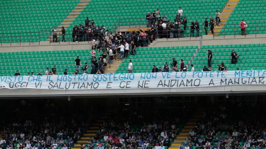 Inter Milan Fans Staged A Brilliant Walkout On Their Under Performing Players Today
