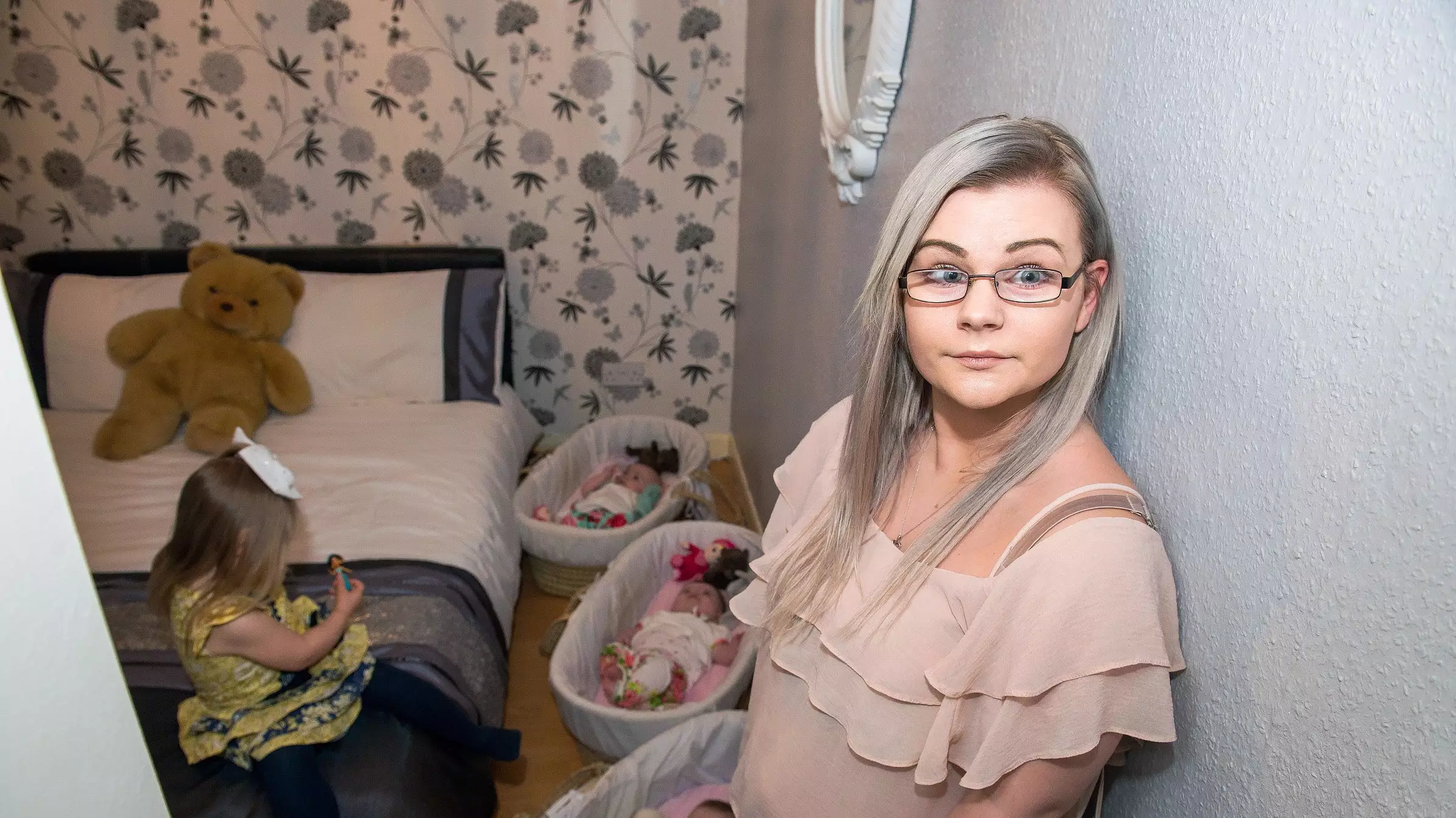 Mum And Four Children Forced To Share One Tiny Room As There Are No Council Houses 