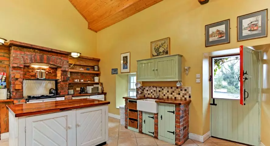 The house boasts a traditional kitchen.