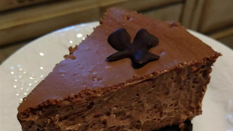 This Guinness & Chocolate Cheesecake Recipe Is Happiness In Cake Form