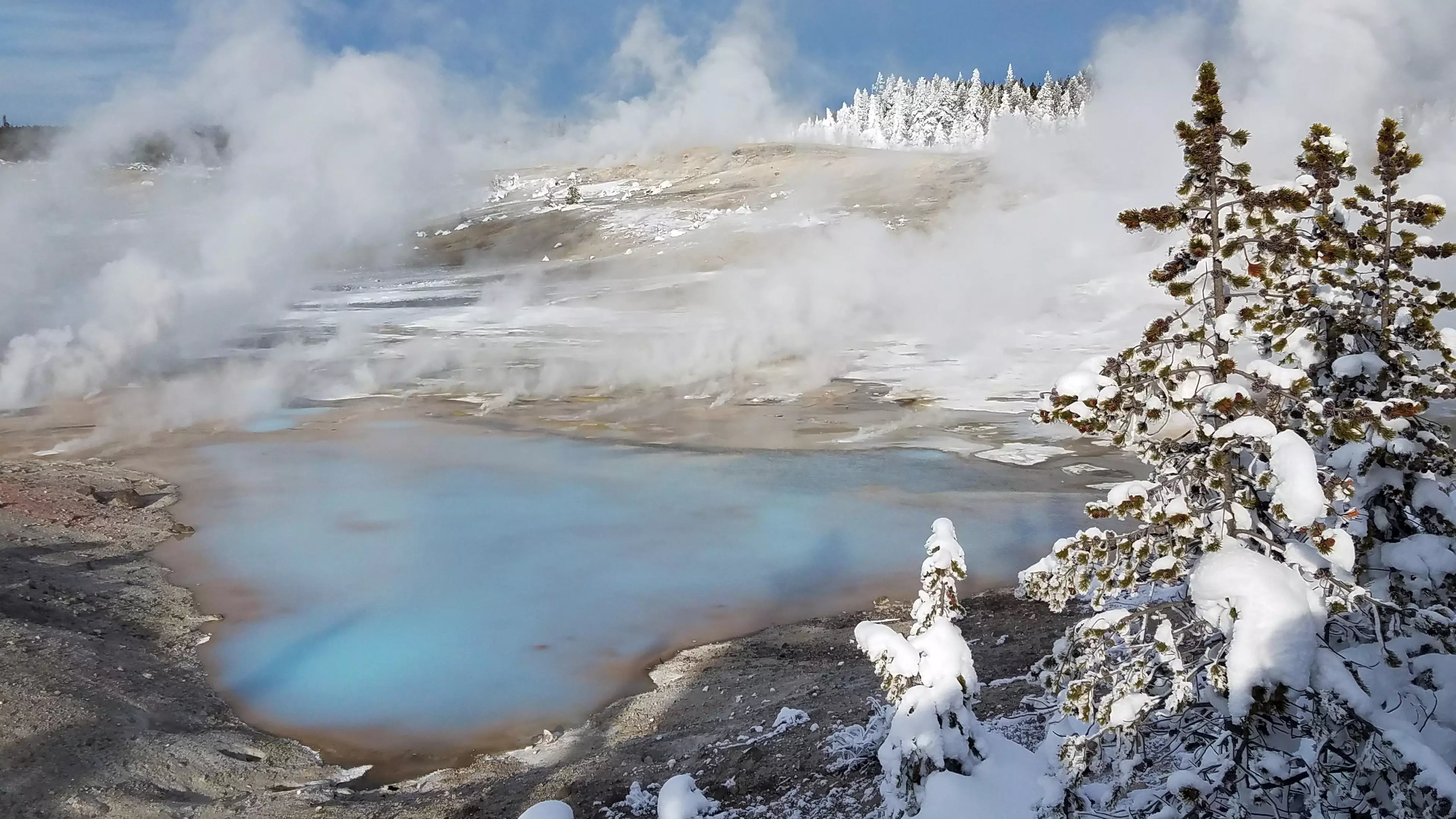 Trapped Molten Rock Has Been Causing Yellowstone National Park To Pulsate