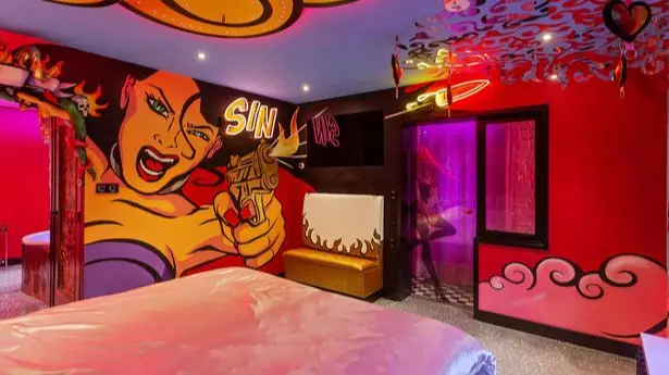 Homeowner Struggling To Sell £300k House With Eccentric Love-Themed Decor