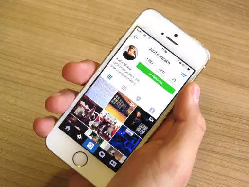 Instagram Stalkers Rejoice, You Don't Have To Take Screenshots Anymore