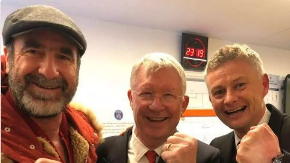 Chris Smalling Reveals Sir Alex Ferguson And Eric Cantona Visited The Dressing Room