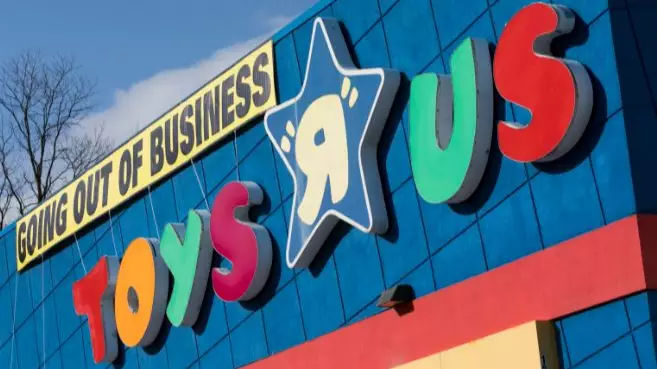 ​Ravers Arrested For Trying To Tear It Up At Abandoned Toys R Us