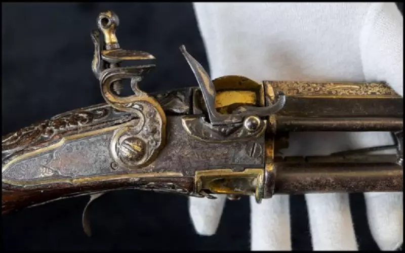 The damaged musket.