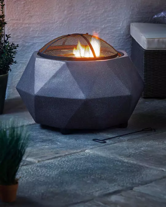 The Aldi fire pit is back (