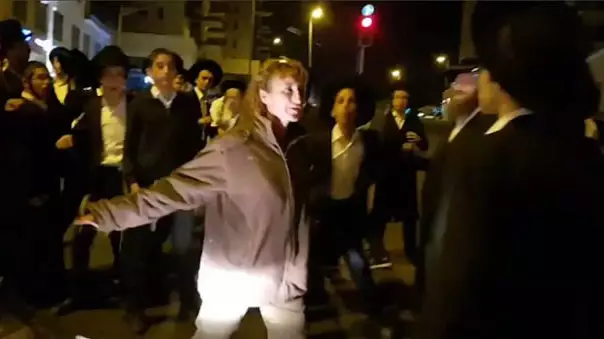 Israeli Soldier Fights Off Crowd Of Ultra-Orthodox Demonstrators 
