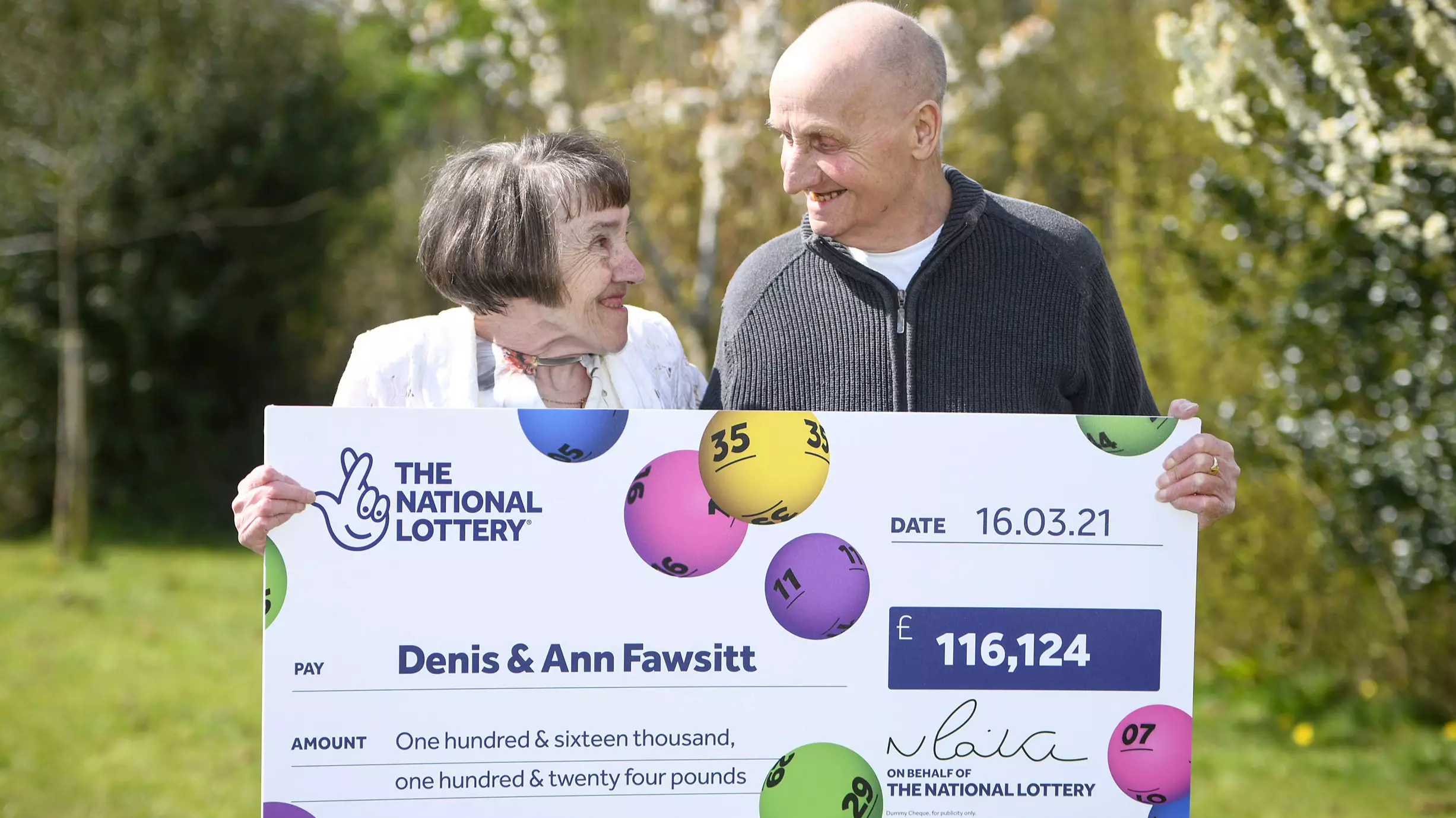 Granddad Scoops £116,000 Euromillions Win After Forgetting His Glasses 