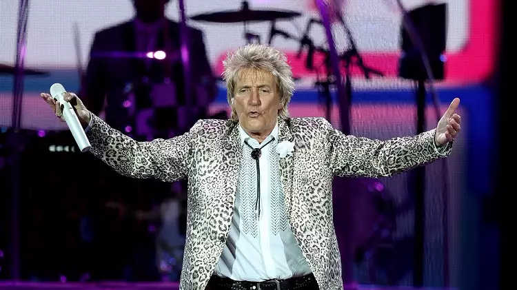 Sir Rod Stewart Makes Prince's Trust Winner Cry With Incredible £10k Donation