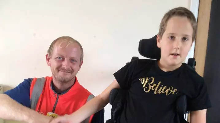 Delivery Driver LAD Saves The Day By Going The Extra Mile For Autistic Customer