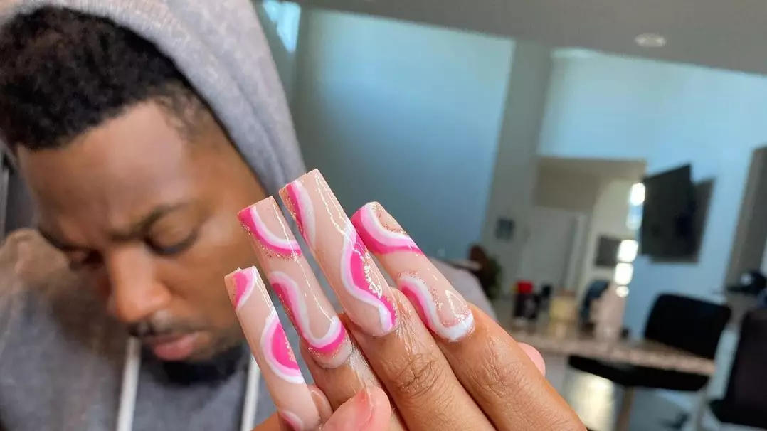 Supportive Boyfriend Praised For Letting His Partner Practice Her Nail Skills On Him