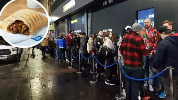 People Have Been Queuing To Get Their Hands On Greggs' New Vegan Steak Bake