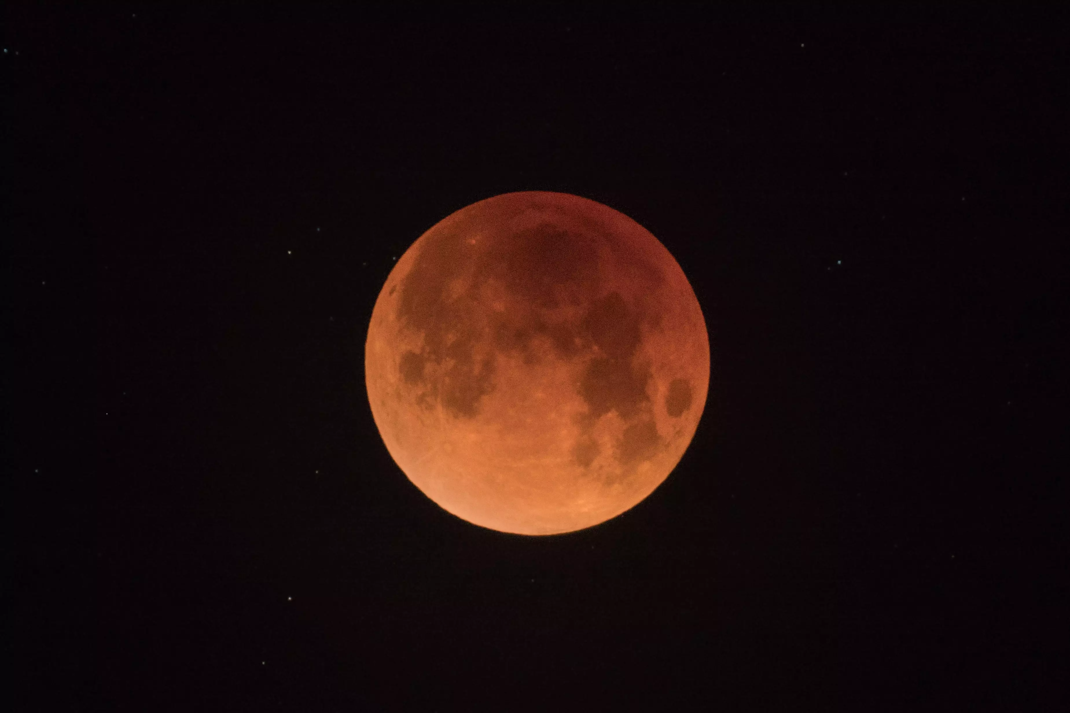 Blood moon captured in Napa, US '