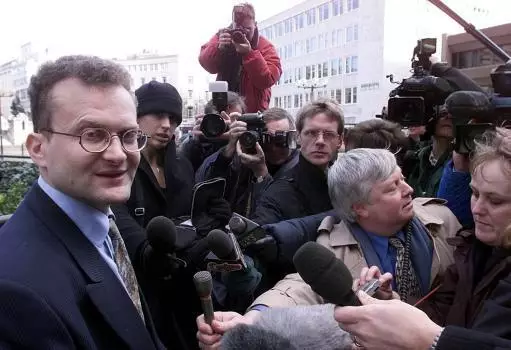 Robin Makin (L), solicitor for Moors Murderer Ian Brady, speaking to the press outside Liverpool Crown Court in 2000.
