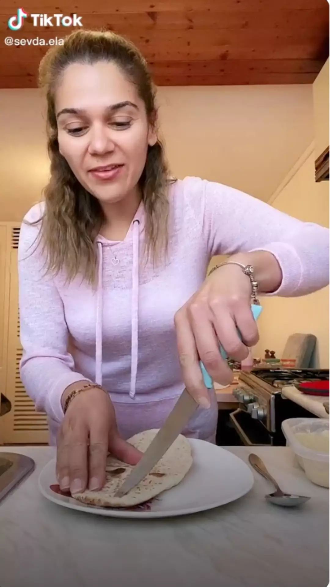 Sevda shows TikTok how she cuts pitta bread (