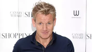 Gordon Ramsay Keeps His Word And Eats Pineapple Pizza Live
