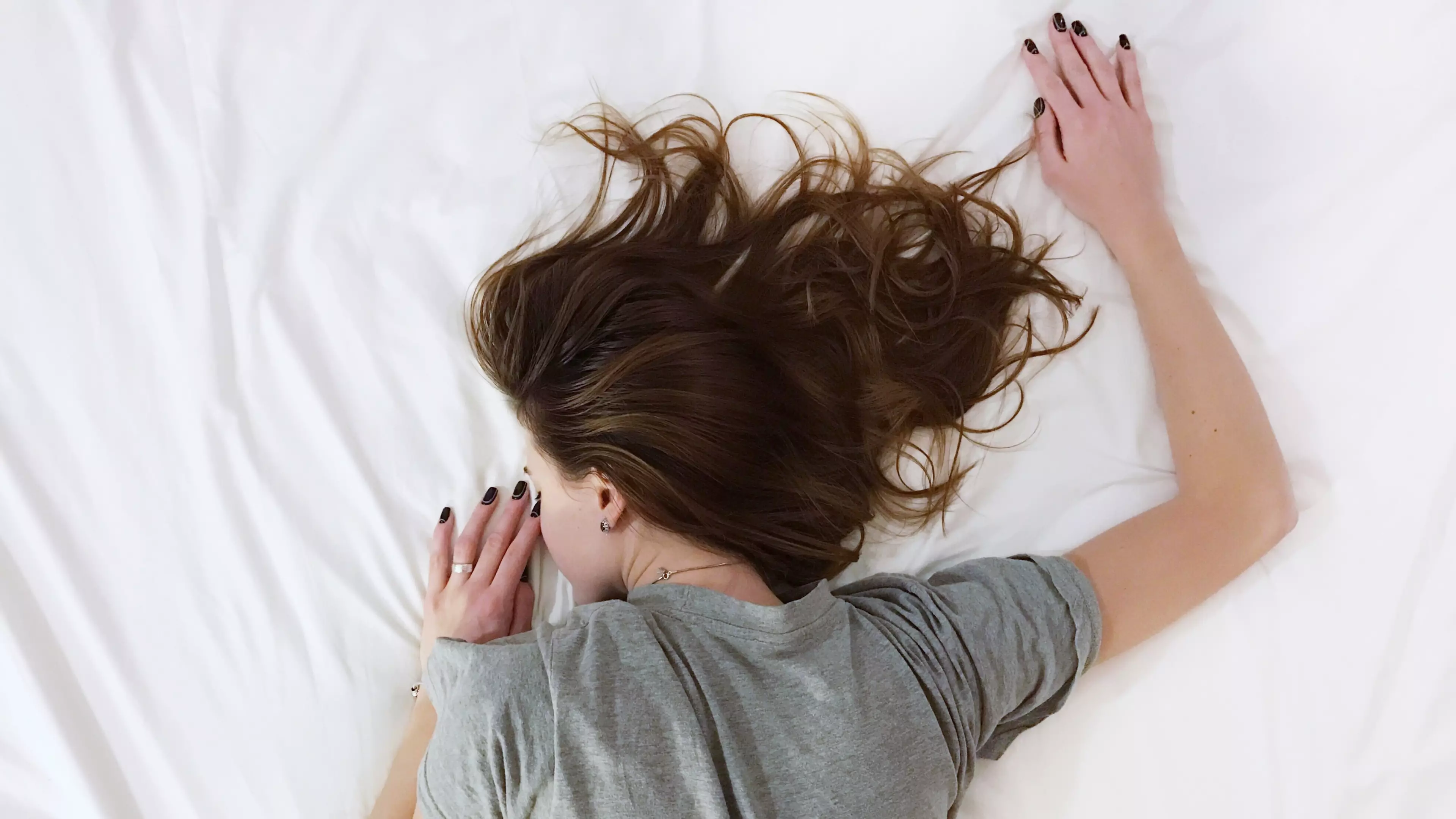 Waking Up To The 'Harsh Beeping' Of An Alarm Can Make You More Groggy