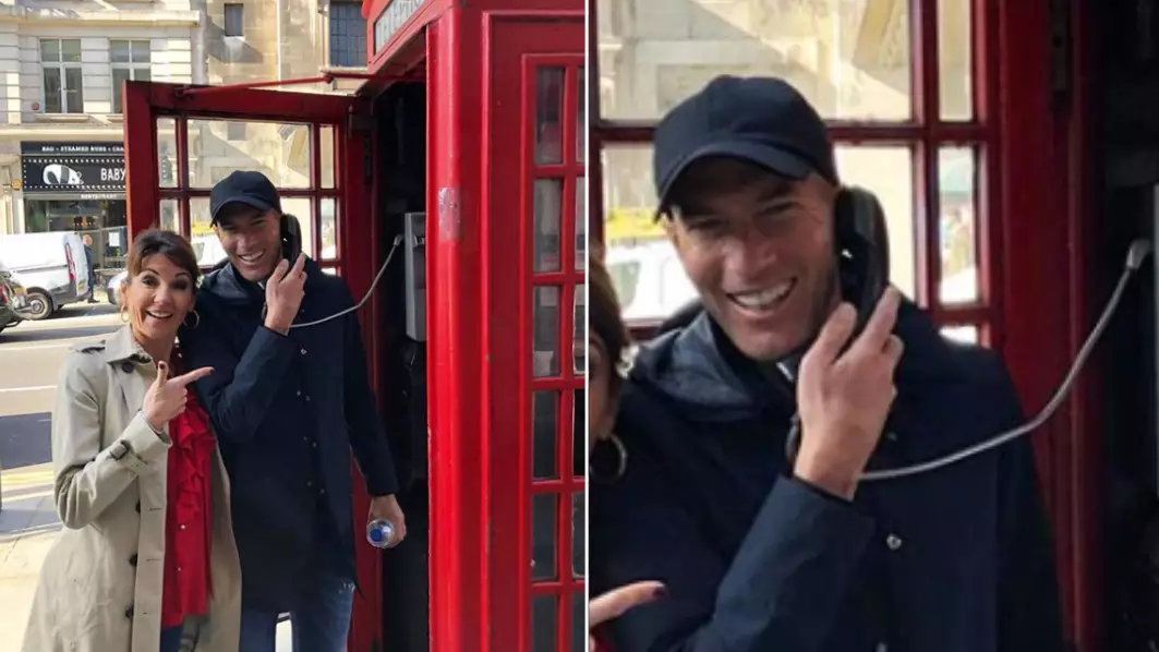 Zinedine Zidane Pictured Taking Phone Call In London, Thousands Of Man Utd Fans React 