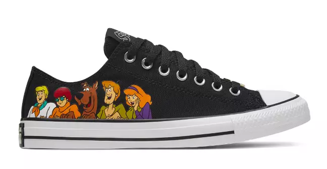 The low tops feature Scooby's gang on both sides (