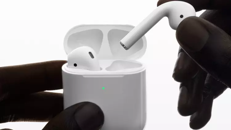 Apple Announces Second Generation AirPods With Longer Battery Life