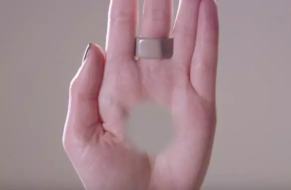This Optical Illusion Will Make You Think You Have A Hole In Your Hand