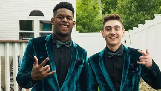 Pittsburgh Steelers Star Attends Prom With Teen Because 'Why Not'