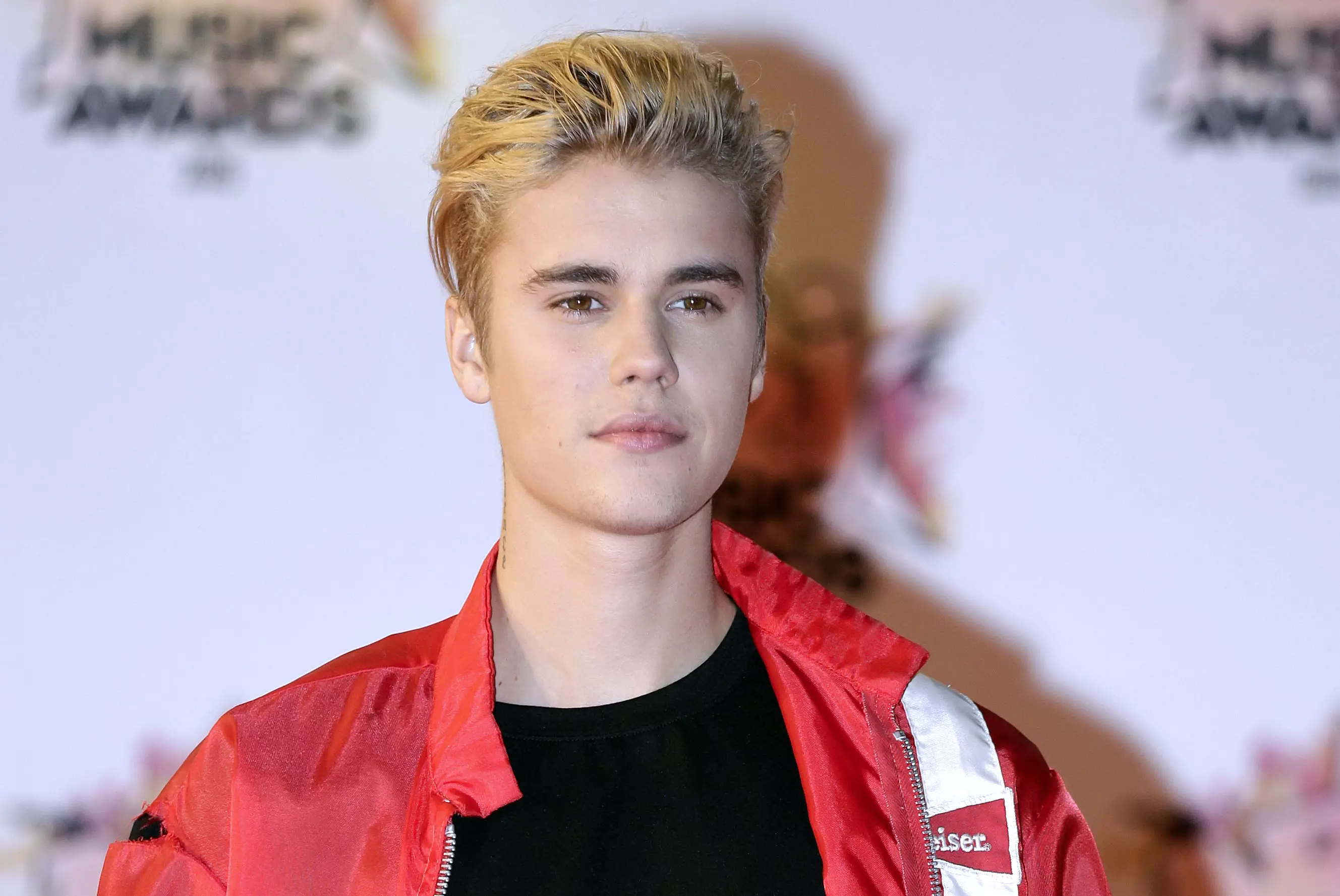 Justin Bieber 'Used Facebook To Get Girls To His Hotel Room'